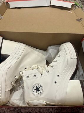 Brand New Converse De Luxe White Platform Lug-Sole High Top Heeled Boots